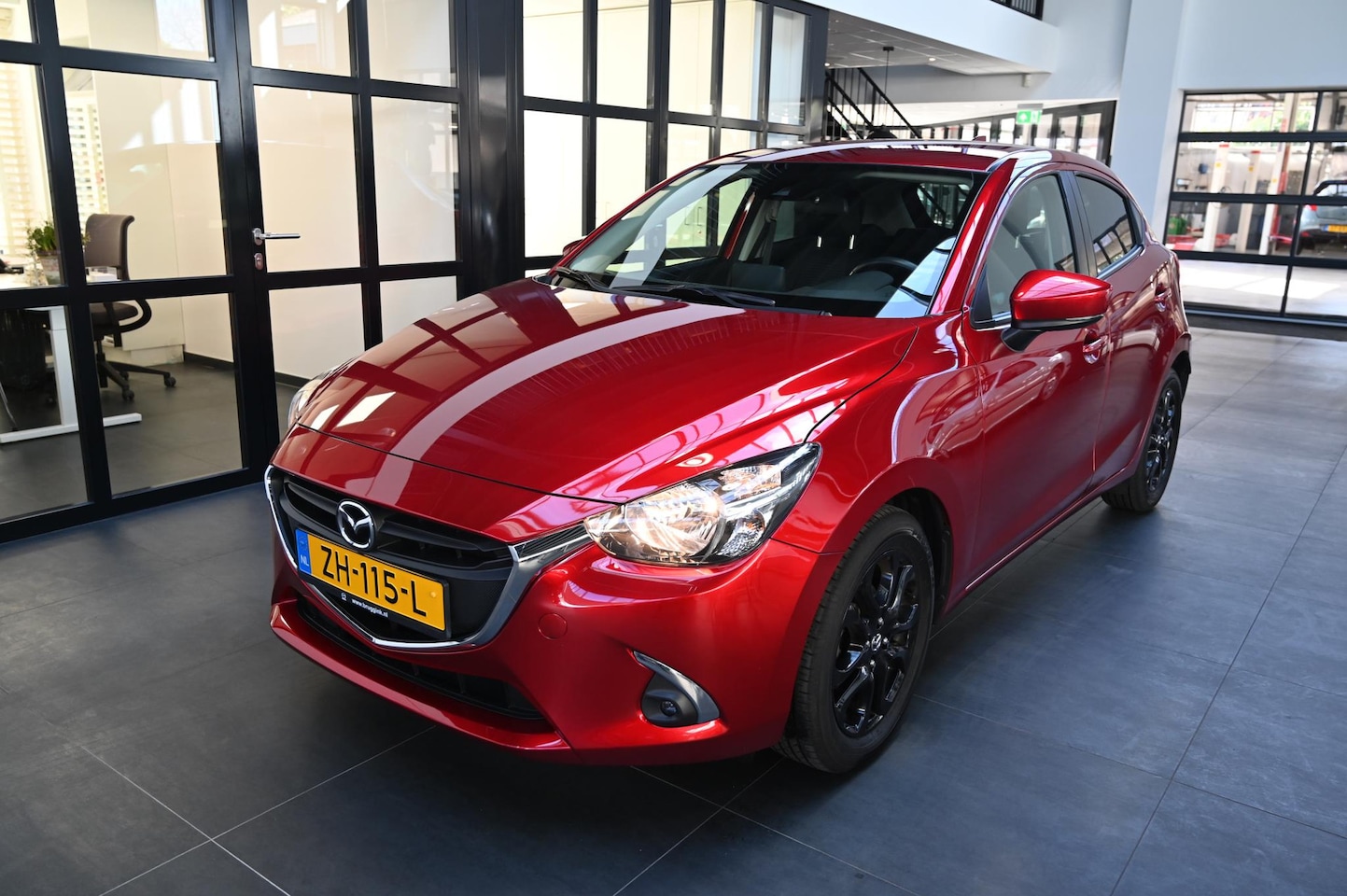 Mazda 2 - SkyActiv-G 90 5MT Sport Selected *Trekhaak* *Dealeronderhouden* *Verwacht* - AutoWereld.nl