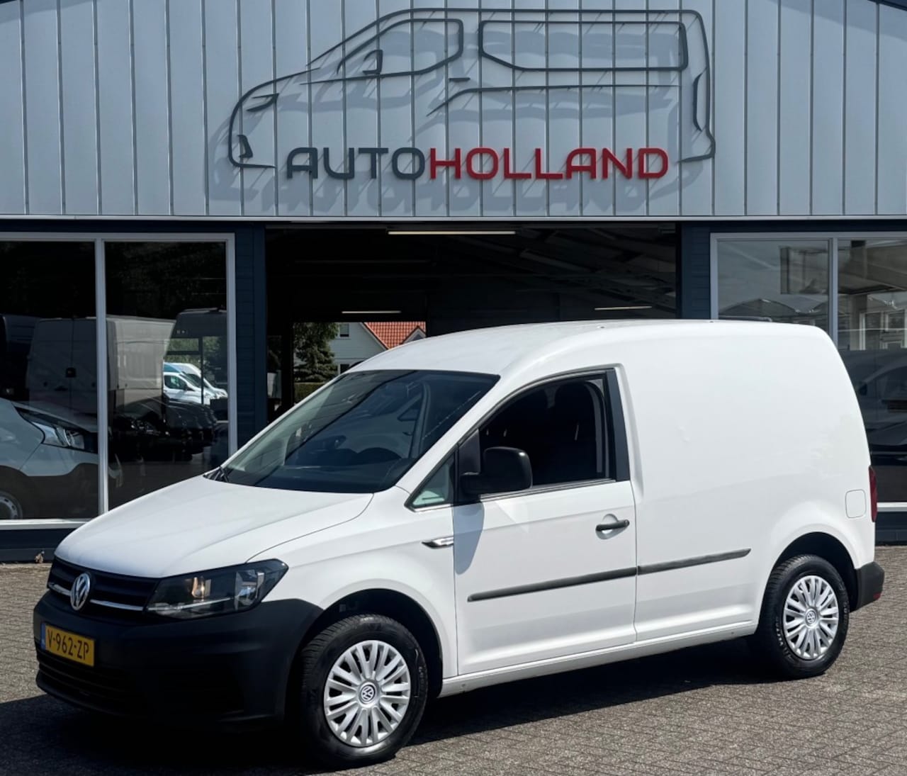 Volkswagen Caddy - 2.0 TDI 55KW 75PK EURO 6 AIRCO/ CRUISE CONTROL/ TREKHAAK/ SCHUIFDEUR/ 100% DEALERONDERHOUD - AutoWereld.nl