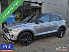 Volkswagen T-Roc - 1.5 TSI Black Style Panorama/Keyless/IQ Light