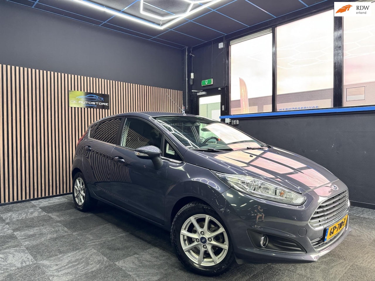 Ford Fiesta - 1.0 EcoBoost Titanium Airco Led keyless Dealeronderhouden Zeer Nette Auto!!! - AutoWereld.nl