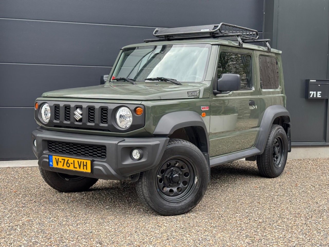 Suzuki Jimny - ALL GRIP PRO 4x4 | GRIJS KENTEKEN | MARGE | 1e eigenaar | Trekhaak - AutoWereld.nl