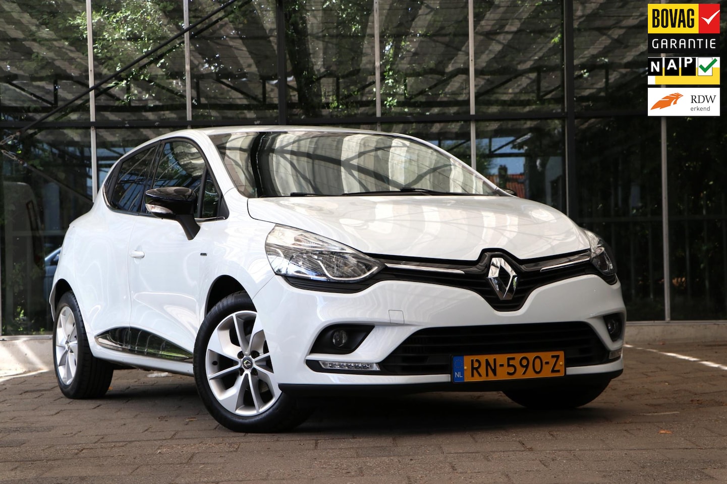 Renault Clio - 0.9 TCe Limited / 1ste eigenaar! / Rijklaar / 12mnd Bovag garantie - AutoWereld.nl