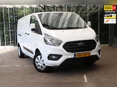 Ford Transit Custom - 320 2.0 TDCI L2H1 Limited / Trekhaak / Navi / Camera / Rijklaarprijs / 12mnd Bovag garanti