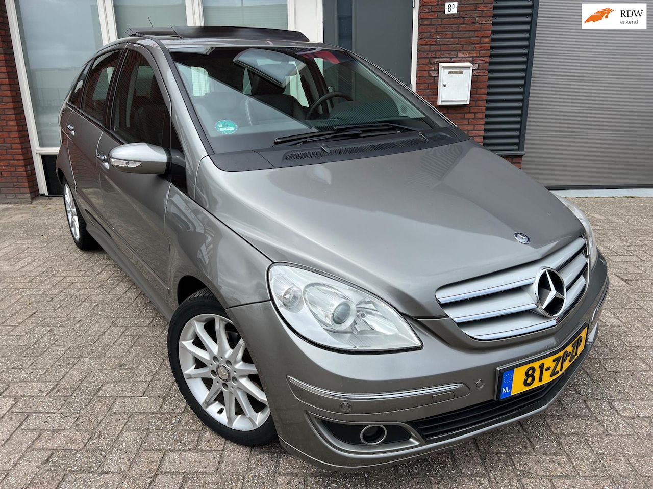 Mercedes-Benz B-klasse - 170 / Pano / Leder / Navi / PDC / AUT / NAP - AutoWereld.nl