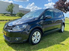 Volkswagen Touran - 2014 * 2.0 TDI Highline 7p * AIRCO * NAV * ELEC. RAMEN