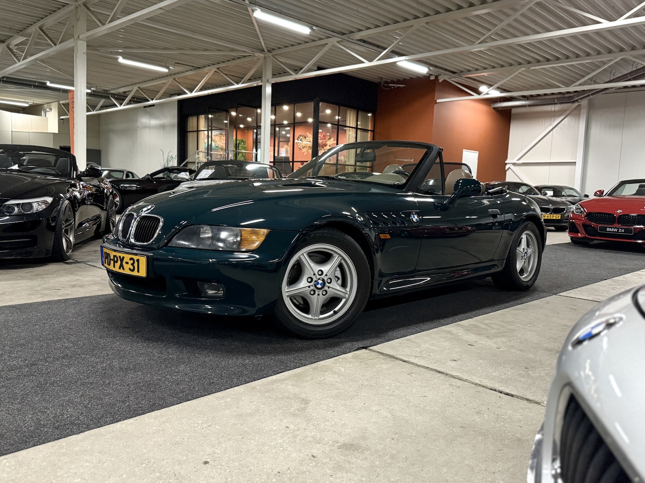 BMW Z3 Roadster - 1.8 l Airco l M-onderstel l Stoelverwarming l NL-geleverd - AutoWereld.nl