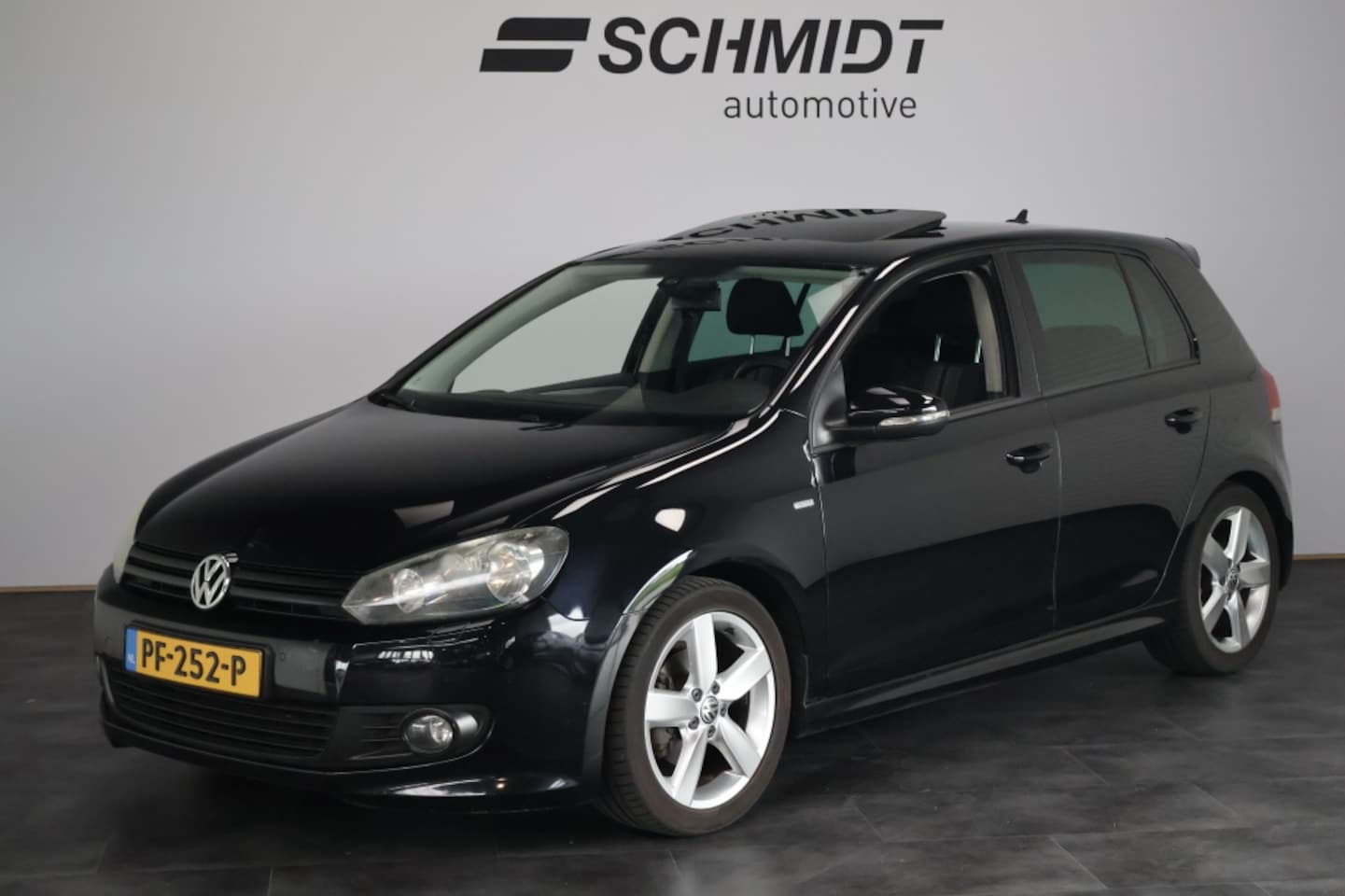 Volkswagen Golf - 1.4 TSI R Line | Schuifdak | Trekhaak | Stof Leder | Cruise - AutoWereld.nl