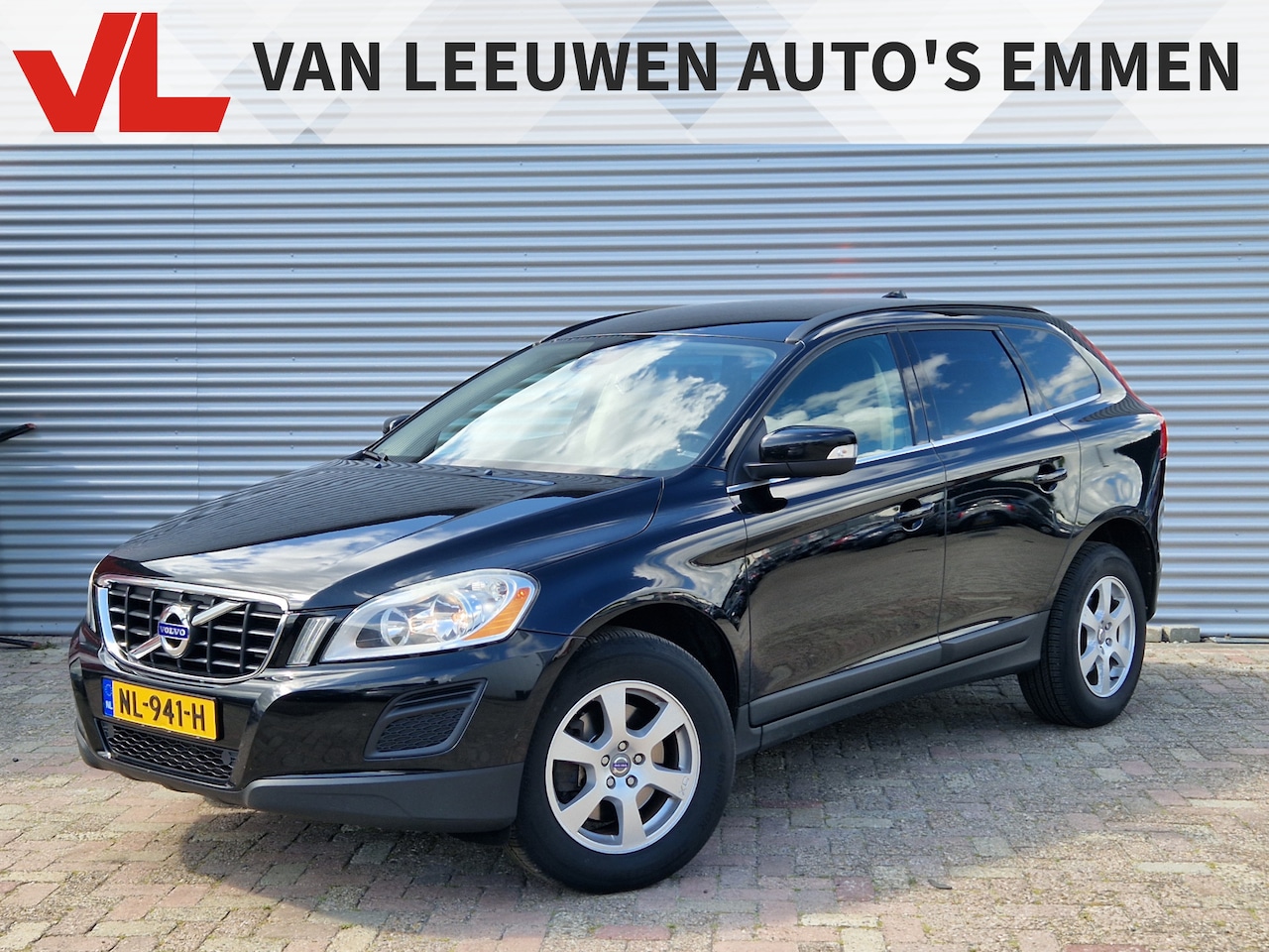 Volvo XC60 - 2.0 T5 Summum | Nieuw Binnen! | Automaat | Trekhaak | Stoelverwarming - AutoWereld.nl