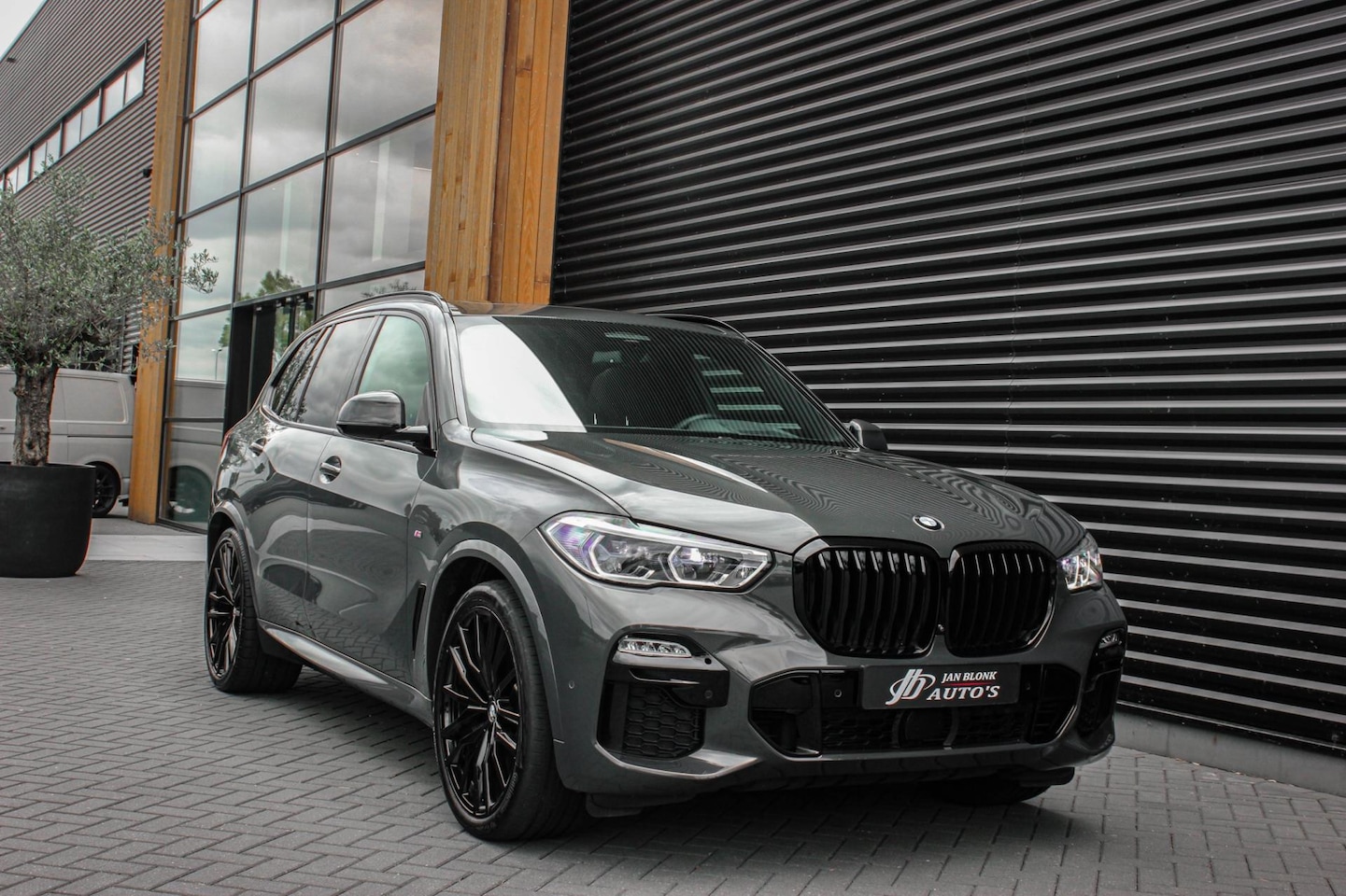 BMW X5 - XDrive45e High Executive / HEAD- UP / PANO- DAK / LUCHTVERING / DRIVING ASSISANT / MENORY - AutoWereld.nl