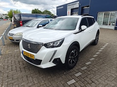 Peugeot 2008 - 1.2 PureTech Allure | Achterbank in delen neerklapbaar | Achteruitrijcamera | Airco (autom