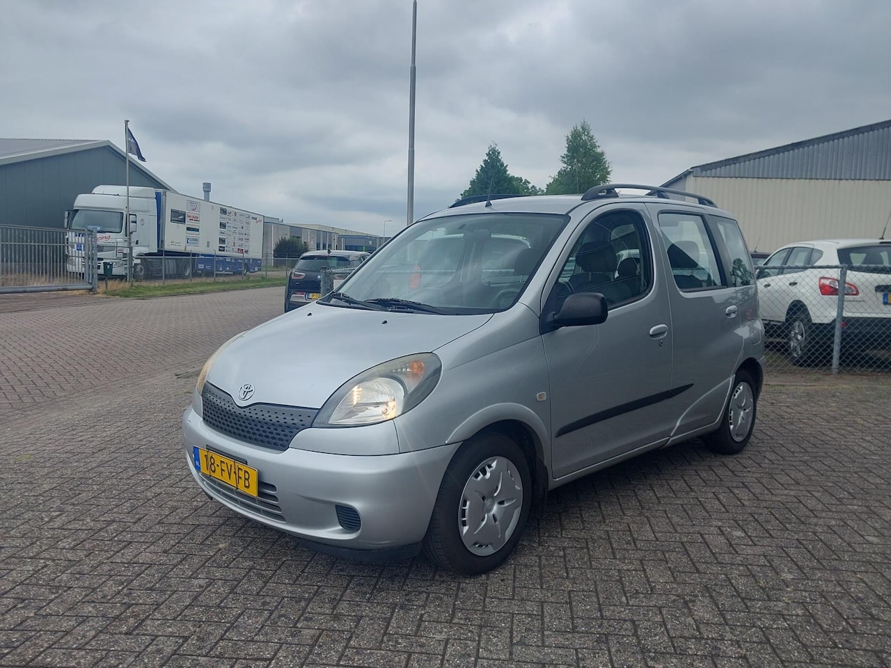 Toyota Yaris Verso - 1.3-16V VVT-i Luna 1.3-16V VVT-i Luna - AutoWereld.nl