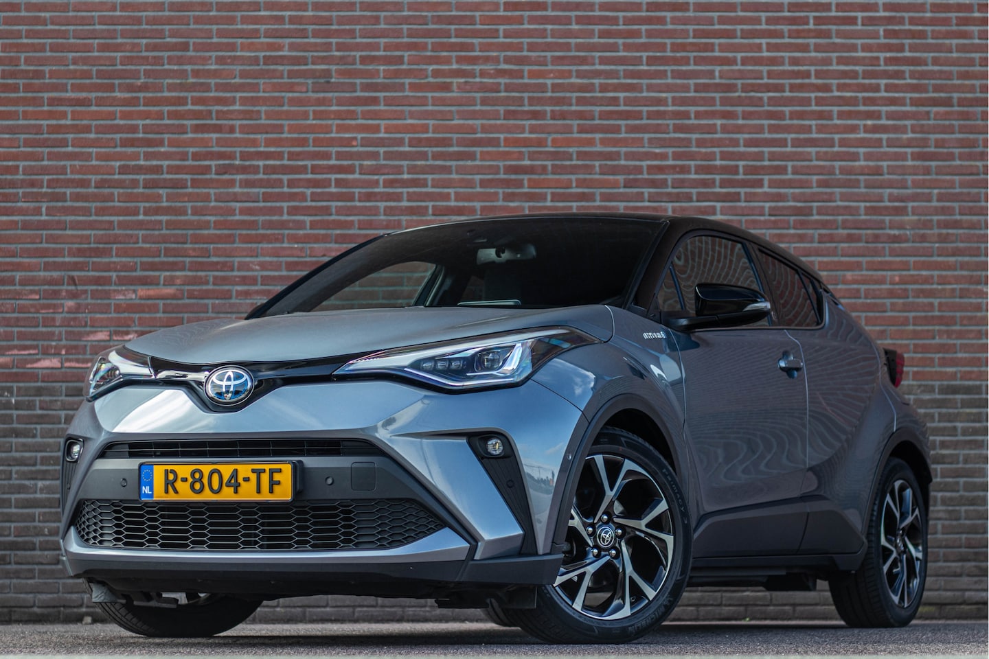 Toyota C-HR - 2.0 Hybrid Team Deutschland, Full LED, Stuur & Stoelverwarming, Trekhaak, Park Assist, Car - AutoWereld.nl