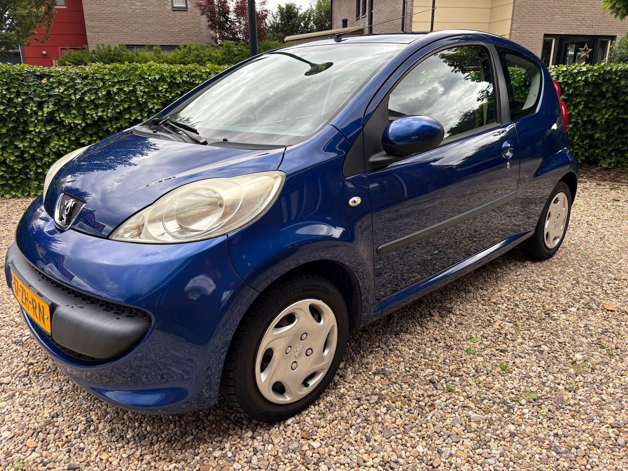 Peugeot 107 - 1.0-12V XS 1.0-12V XS - AutoWereld.nl