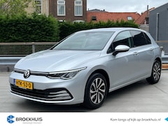 Volkswagen Golf - 1.5 130PK TSI Life | ACC | Achteruitrijcamera | Getinte ruiten achter | Trekhaak | Navigat