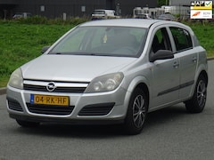 Opel Astra - 1.6 Essentia NAP/AIRCO/CRUISE/APK