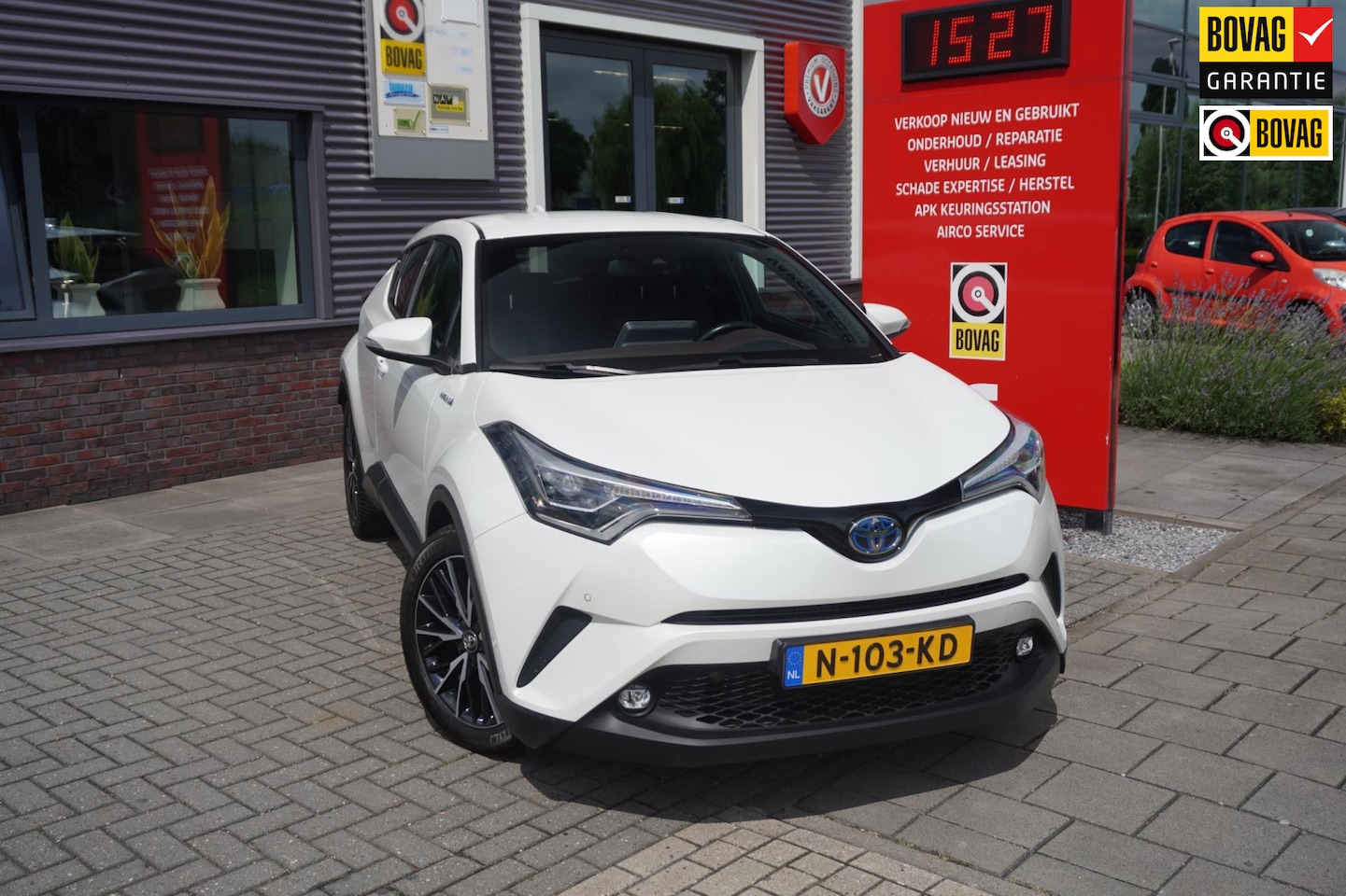 Toyota C-HR - 1.8 Hybrid Bi-Tone / Achterruitcamera / Stoelverwarming - AutoWereld.nl