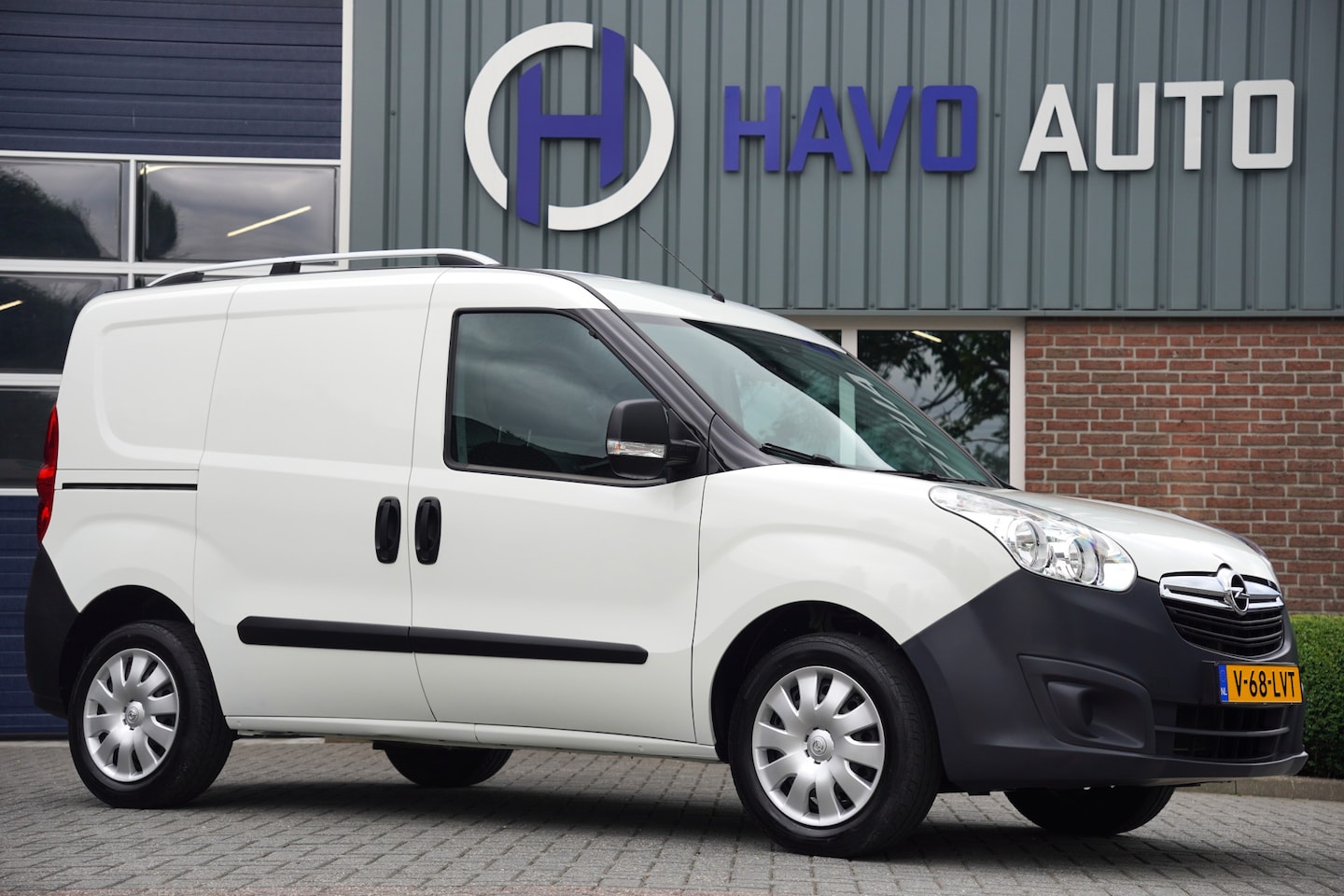 Opel Combo - 1.4 Benzine, AIRCO, TREKHAAK, BTW-VRIJ / MARGE - AutoWereld.nl