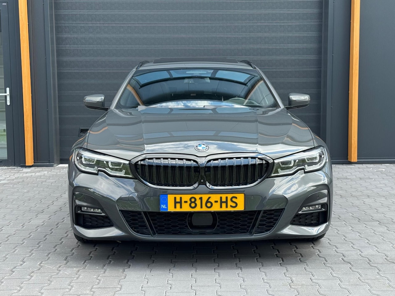 BMW 3-serie Touring - 330i High Executive Edition Camera|Head|Leder|Pano - AutoWereld.nl