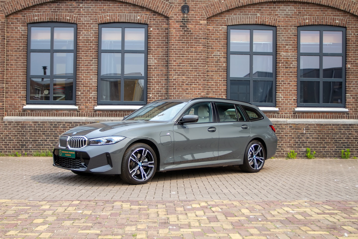BMW 3-serie Touring - 330e xDrive 330e xDrive Touring | M-Sport Pano 360 HuD HK Keyless - AutoWereld.nl