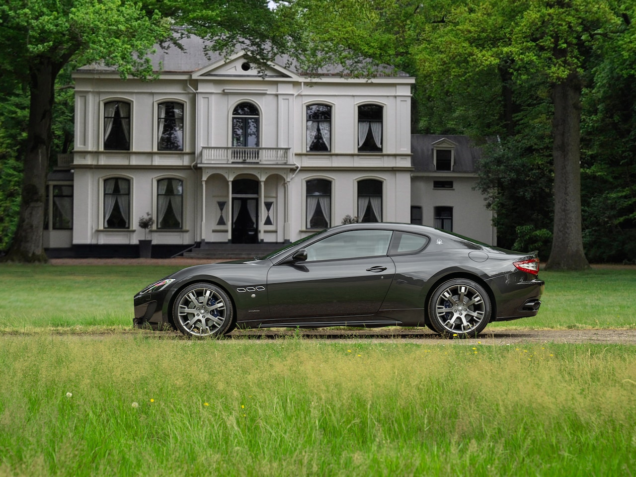 Maserati GranTurismo - 4.7 Sport | Atelier Car! | MC Sportline | 2e eigenaar | Nederlands geleverd - AutoWereld.nl