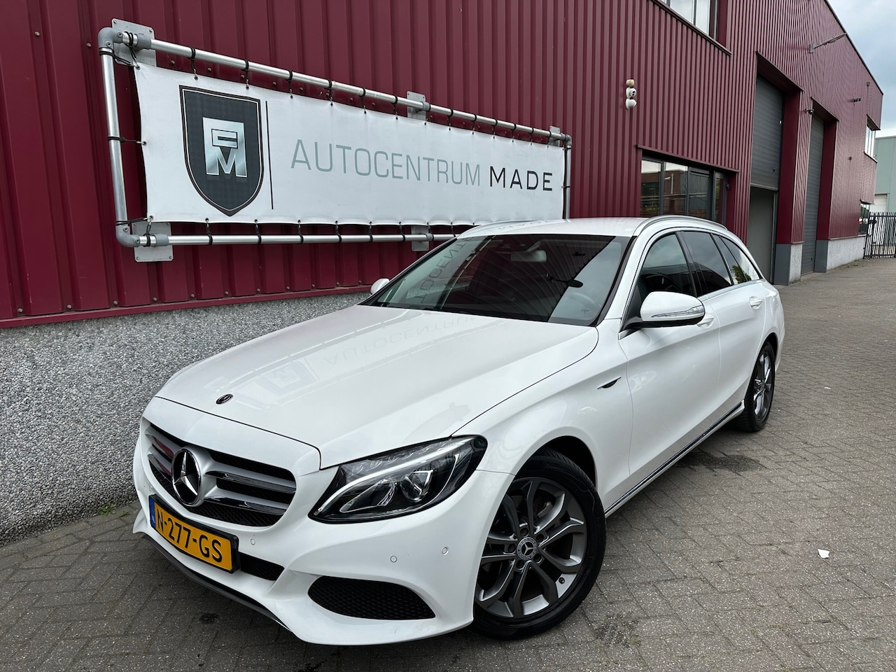 Mercedes-Benz C-klasse Estate - 180 Ambition // Automaat // Navi // PDC // Cruise control // Trekhaak - AutoWereld.nl