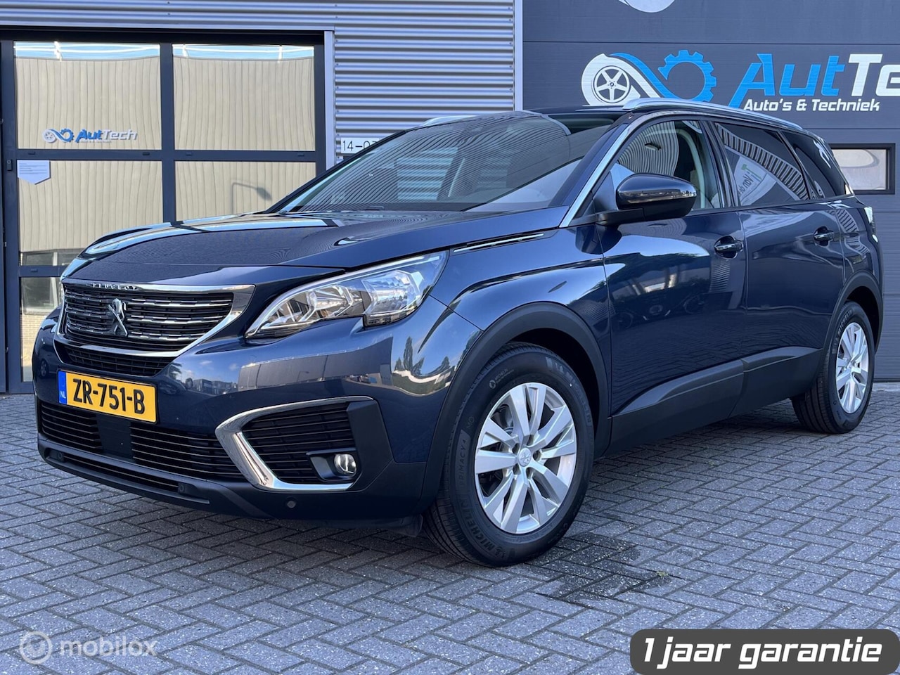 Peugeot 5008 - 1.2 PureTech 7-Persoons Trekhaak Camera CarPlay - AutoWereld.nl