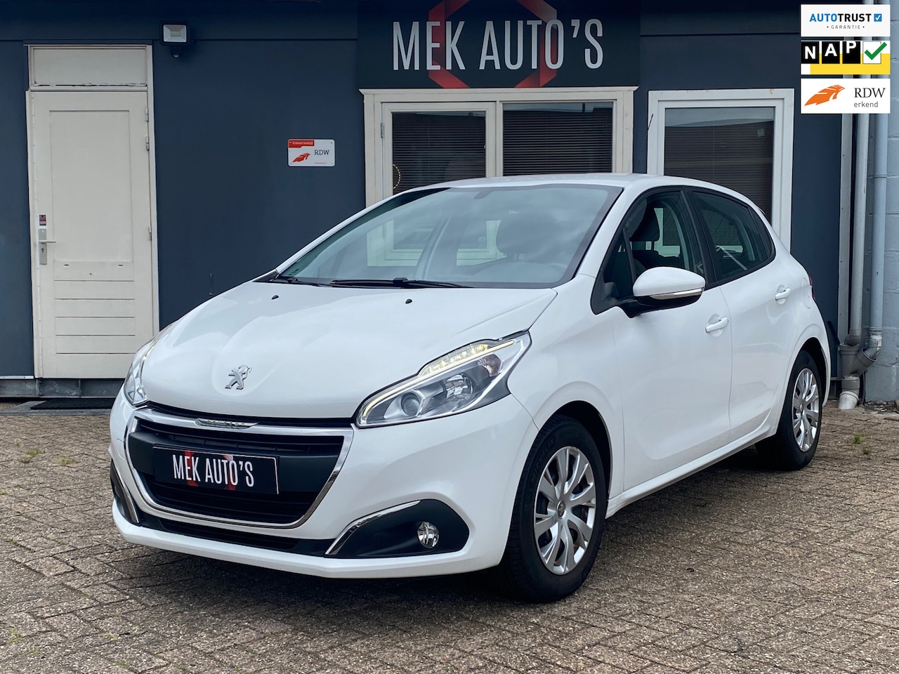 Peugeot 208 - 1.2 PureTech Blue Lion|Navi|Airco|Cruise|Carplay - AutoWereld.nl