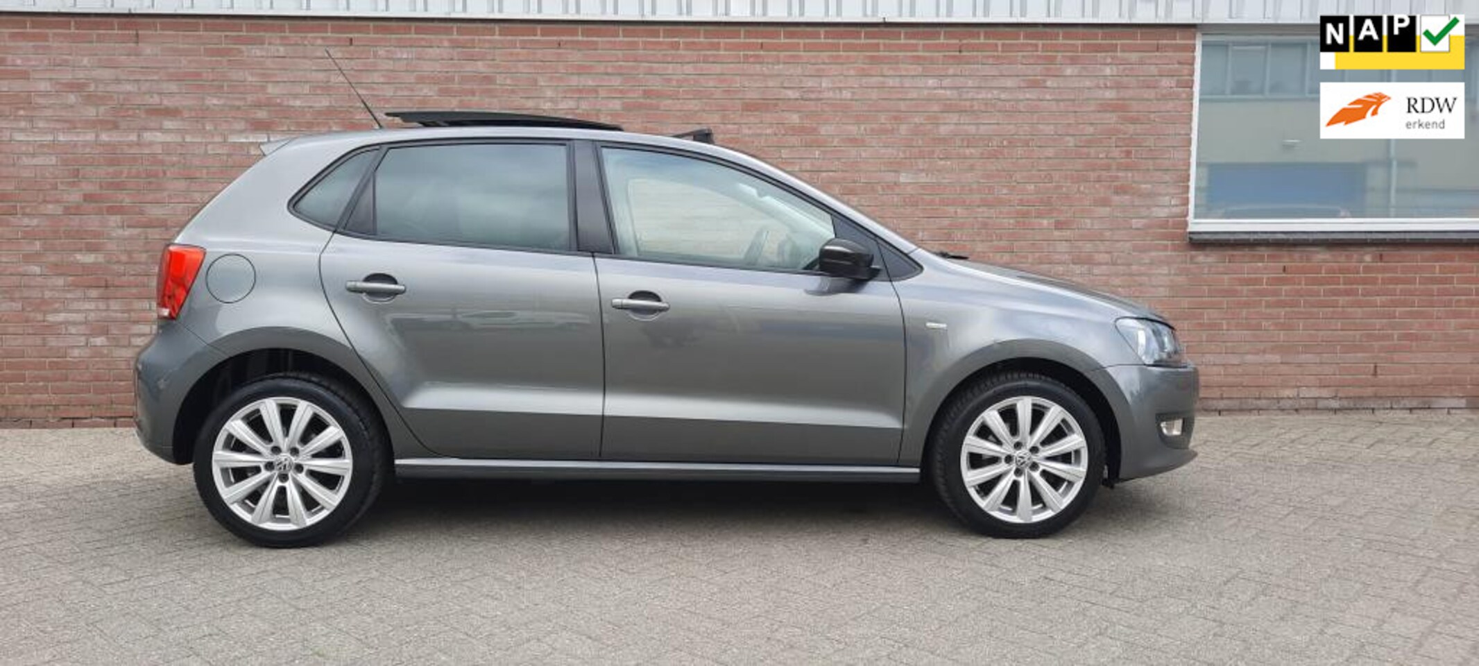 Volkswagen Polo - 1.2 TSI Highline bomvol schuifdak pdc st verwarming - AutoWereld.nl