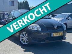Toyota Auris - 1.4-16V Terra