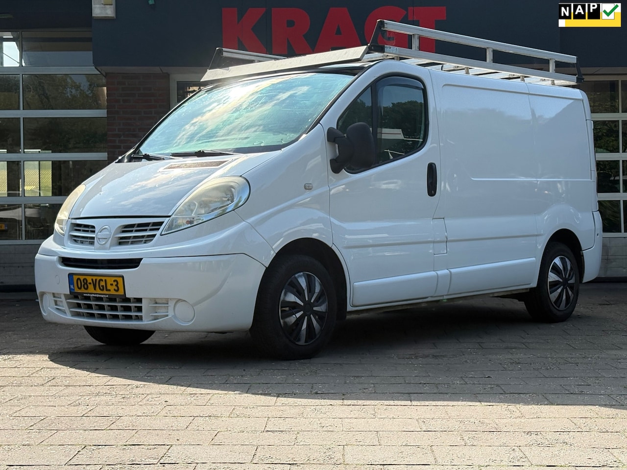 Nissan Primastar - 90.27 2.0 dCi 310L 90.27 2.0 dCi 310L, NAP, bluetooth, trekhaak met 2000KG trekgewicht, drie zitplaatsen, ele - AutoWereld.nl