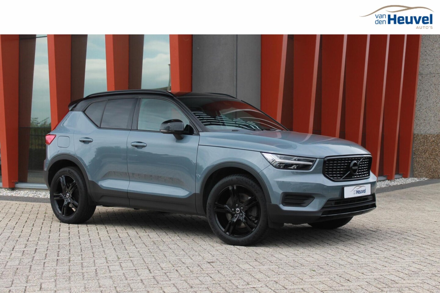 Volvo XC40 - T5 Recharge R-Design | Parkeercamera | Stoelverwarming | Pilot Assist | Glossy Black | Key - AutoWereld.nl
