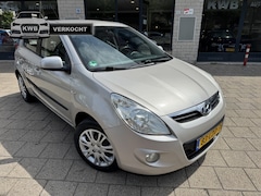 Hyundai i20 - 1.2i 5Drs Nieuwe apk banden Airco