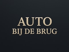 Auto bij de brug