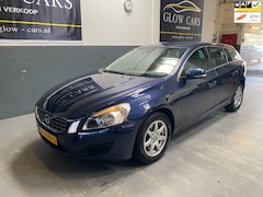 Volvo V60 - 2.0T Momentum | AUTOMAAT | TREKHAAK | PDC | NAP |