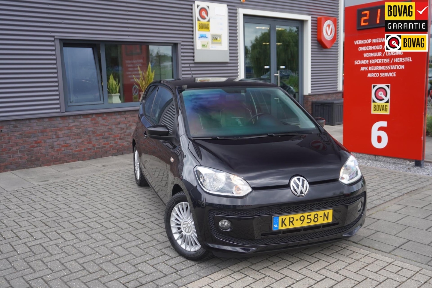 Volkswagen Up! - 1.0 groove up! BlueMotion / Dealer onderhouden / Airco - AutoWereld.nl