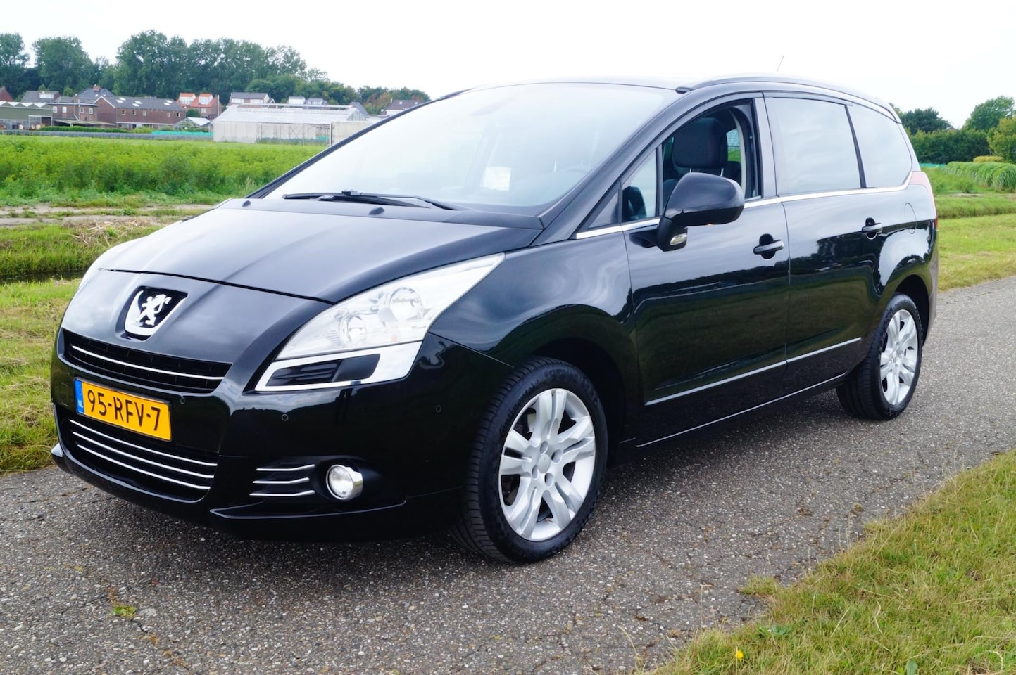 Peugeot 5008 - 1.6 THP GT 7p. Vol optie, goed onderhouden, 1 eigenaar - AutoWereld.nl