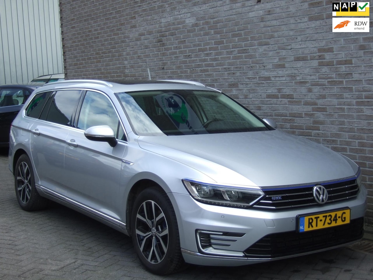 Volkswagen Passat Variant - 1.4 TSI GTE - Stoelverwarming - Schuifdak - - AutoWereld.nl