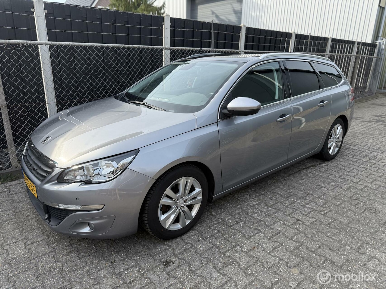 Peugeot 308 SW - 1.6 BlueHDI Blue Lease Executive 1.6 BlueHDI Blue Lease Executive - AutoWereld.nl
