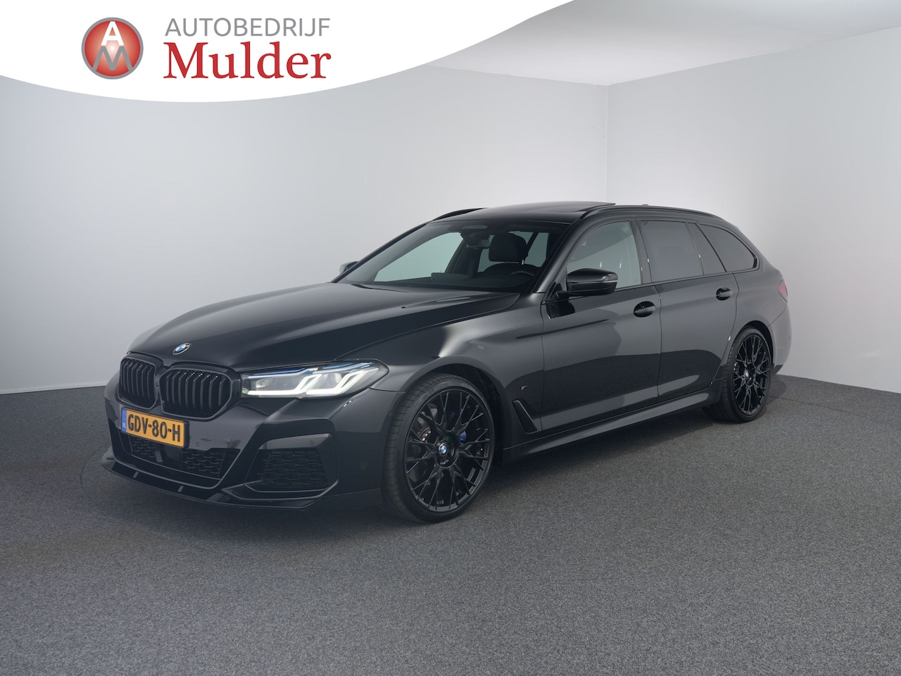 BMW 5-serie Touring - 530i xDrive High Executive | M Sport | | 4wielsturing | HUD | Pano | M remmen | 20 inch - AutoWereld.nl