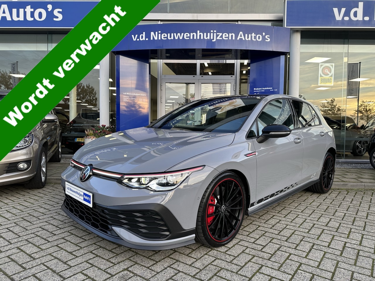 Volkswagen Golf - 2.0 TSI GTI ClubSport 45 Jahre Automaat | 300PK | Pano-Dak | Akrapovič | Info Bas: 0492-58 - AutoWereld.nl