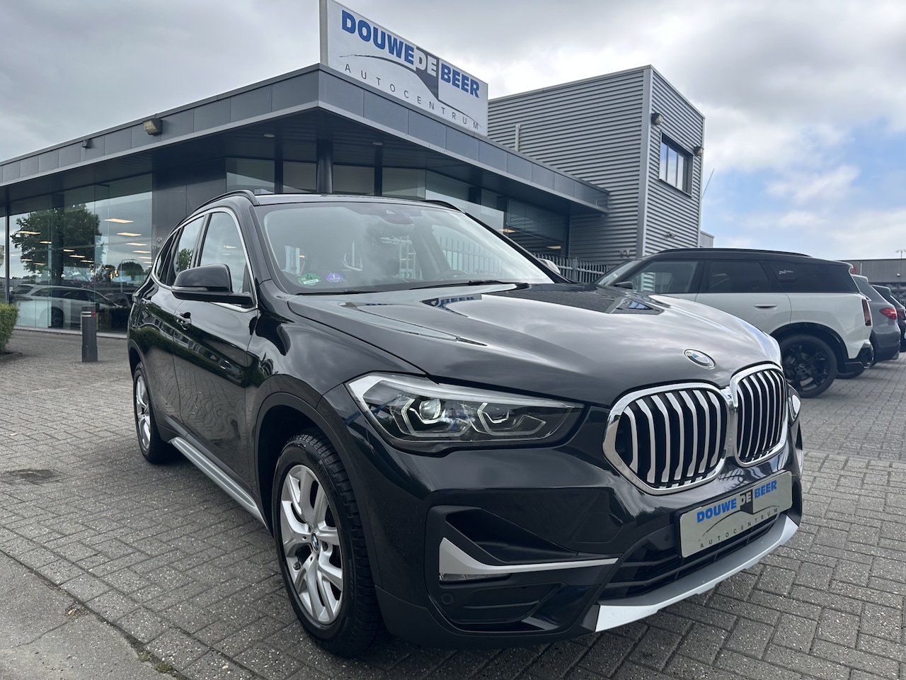 BMW X1 - sDrive18i X Line Executiev Aut trekhaaj, - AutoWereld.nl