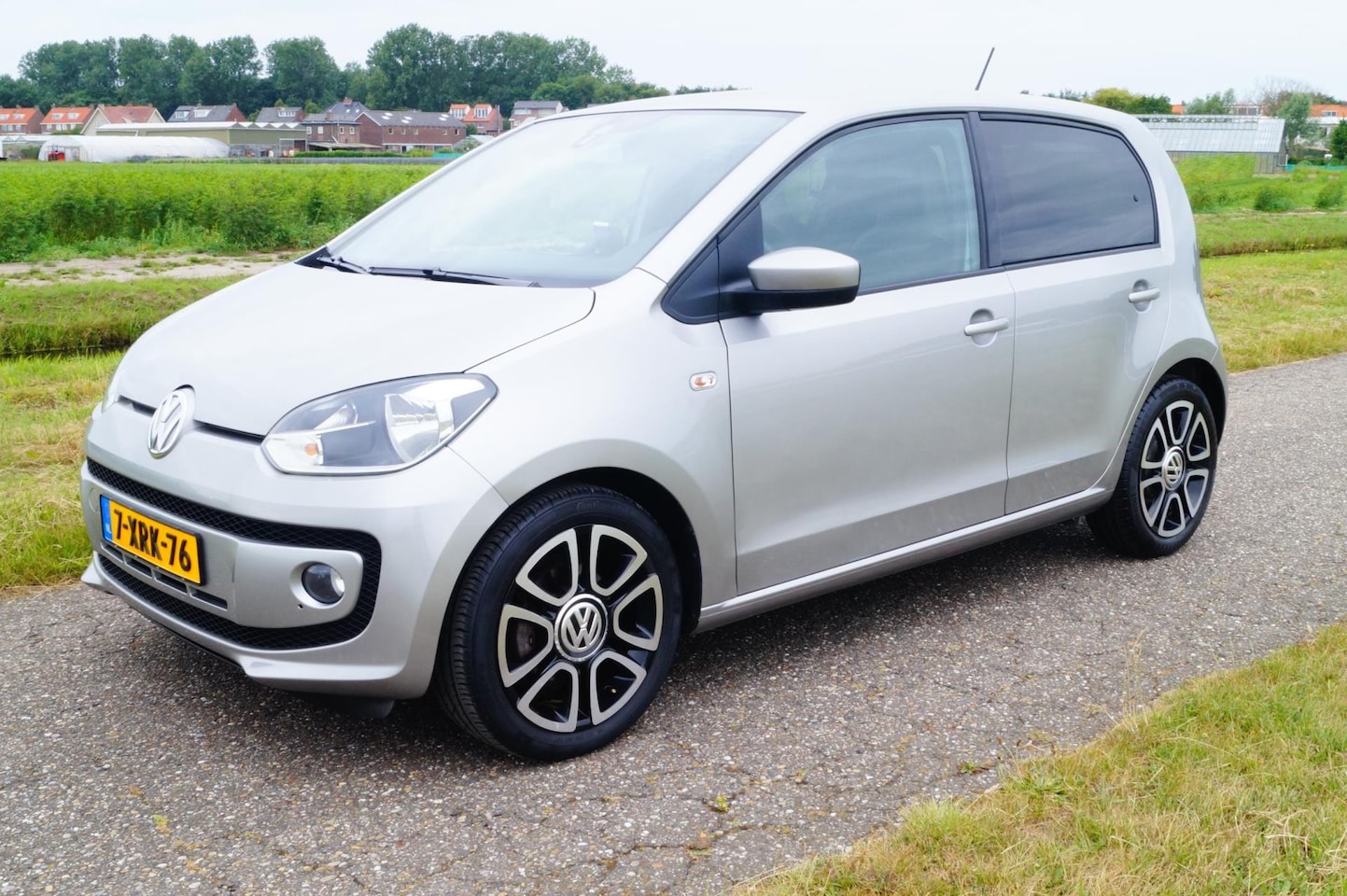 Volkswagen Up! - 1.0 high up! BlueMotion Fender Audio - AutoWereld.nl