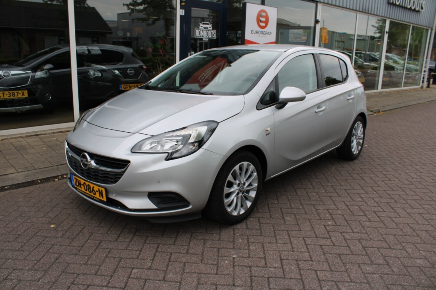 Opel Corsa - 1.0 T. 120 Edit. DAB/Stuur-stoel verwarming/voorruitverwarming - AutoWereld.nl