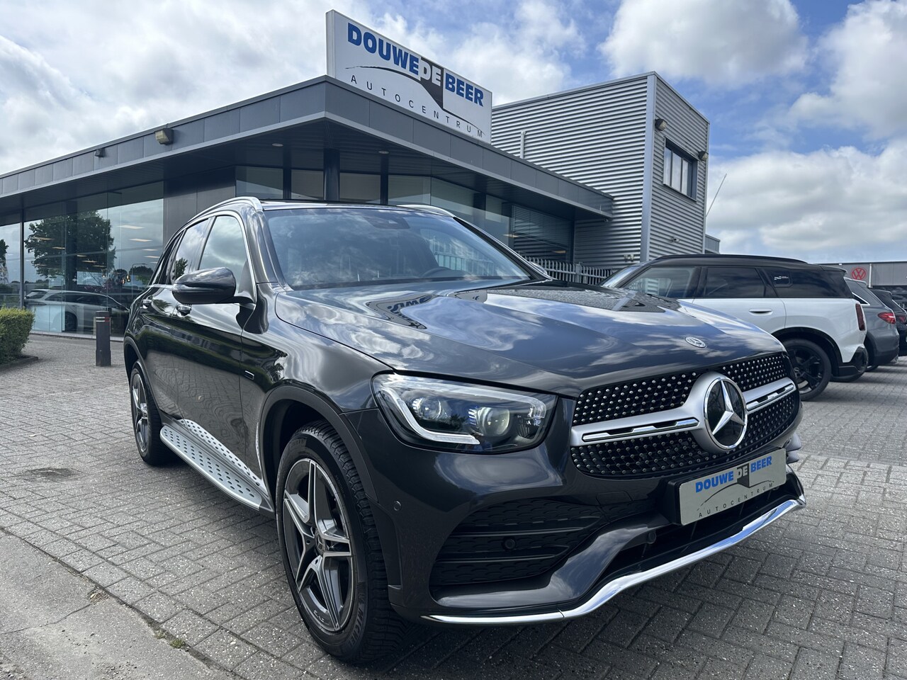 Mercedes-Benz GLC-klasse - 300e 4MATIC AMG line Pano/dak, leer, trekhaak, - AutoWereld.nl