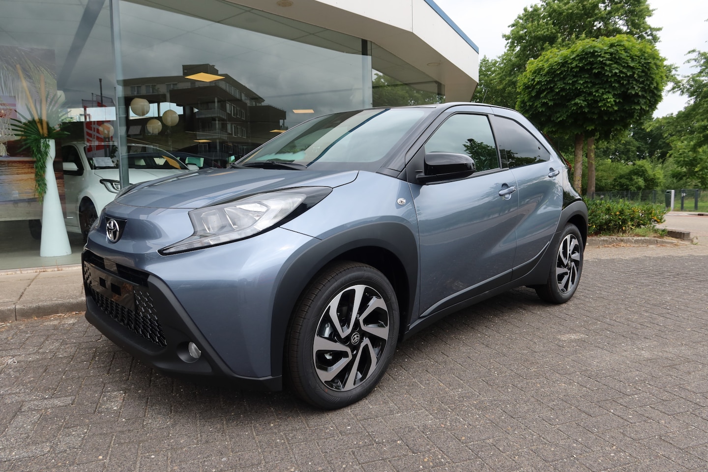 Toyota Aygo X - 1.0 VVT-i S-CVT Pulse AUTOMAAT -NIEUW- direct rijden ! - AutoWereld.nl