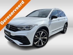 Volkswagen Tiguan - 1.4 TSI 245pk eHybrid R-Line Black Style DSG Automaat / Panoramadak / Leder / Camera 360 /