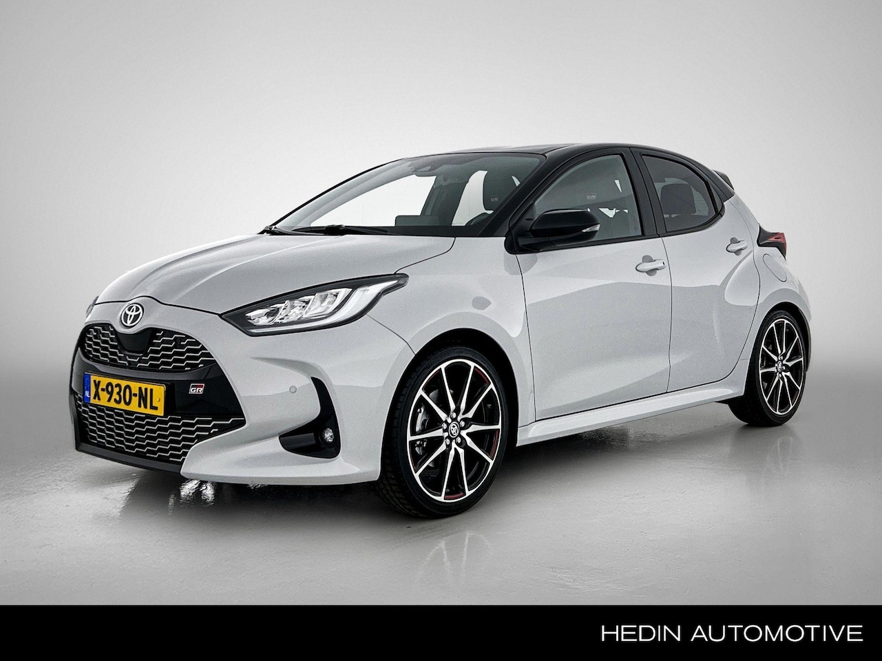 Toyota Yaris - 1.5 Hybrid GR Sport | Navigatiesysteem | Automatische airco | Stoelverwarming | Dode hoekw - AutoWereld.nl