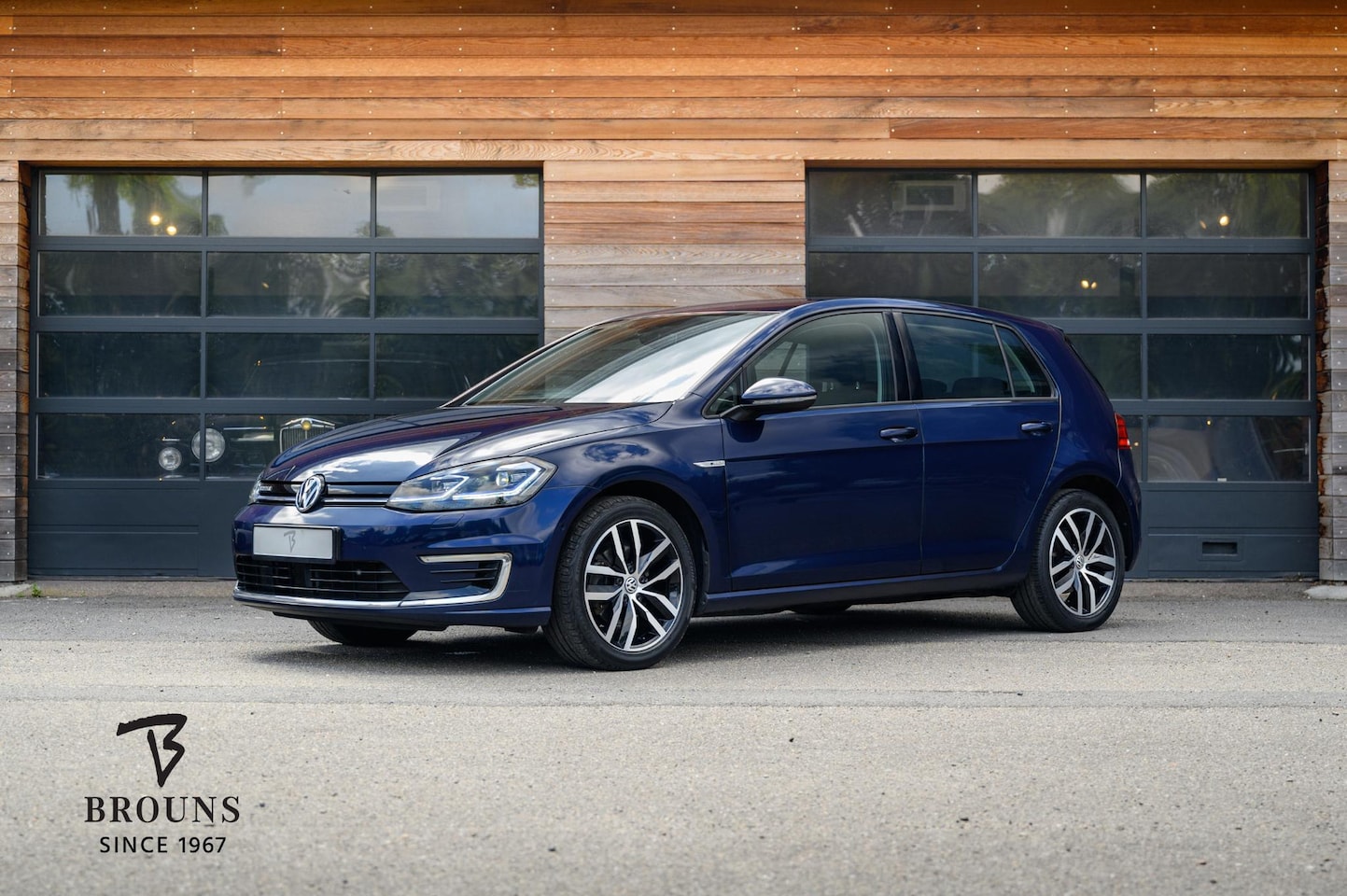 Volkswagen e-Golf - e-Golf | Camera | ACC | AppleCarplay & Android Auto | Drive Mode - AutoWereld.nl