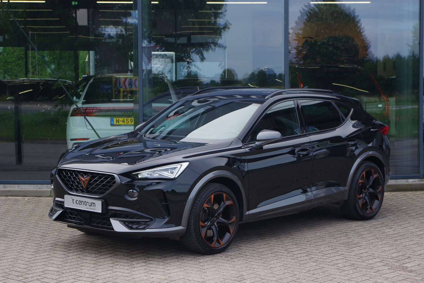 CUPRA Formentor - 1.4 e-Hybrid VZ 245 PK Copper Edition PHEV, Carplay, Groot-Navigatie, Adap. Cruise Control - AutoWereld.nl