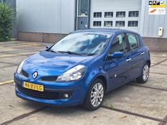 Renault Clio - €1650, -1.6-16V Dynamique Apk 1 Jaar 5d Airco